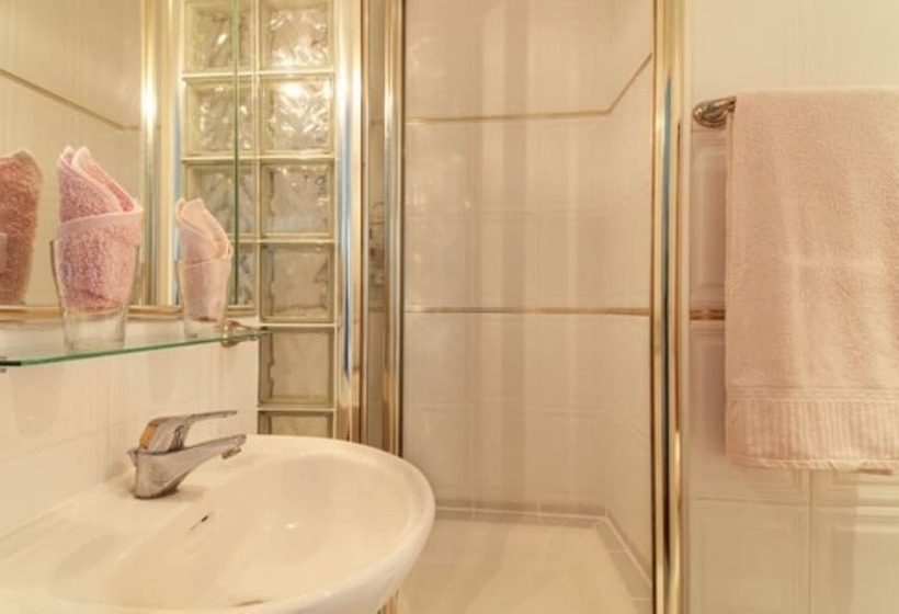 家庭间, Dawson Place, Juliette's Bed And Breakfast