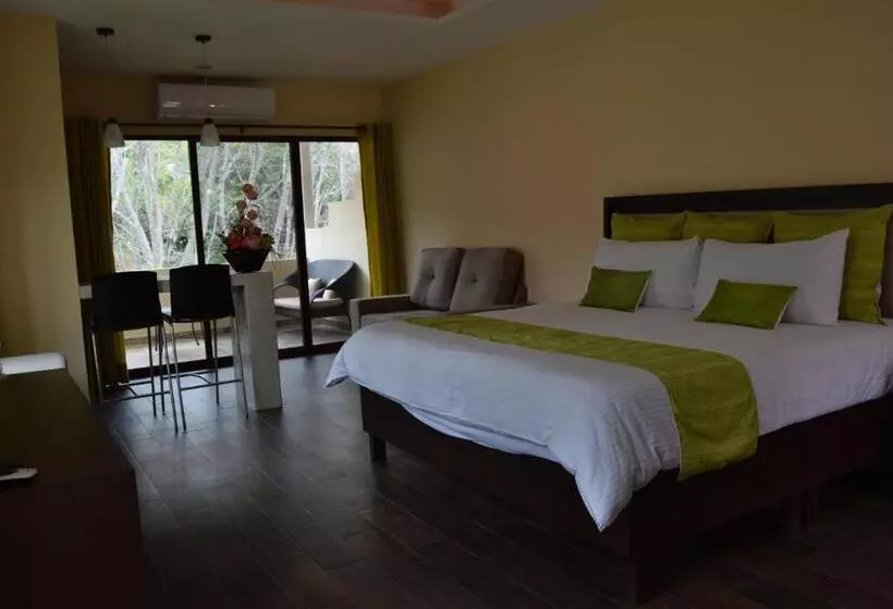 ガーデンビュースイート, Chapala Country
