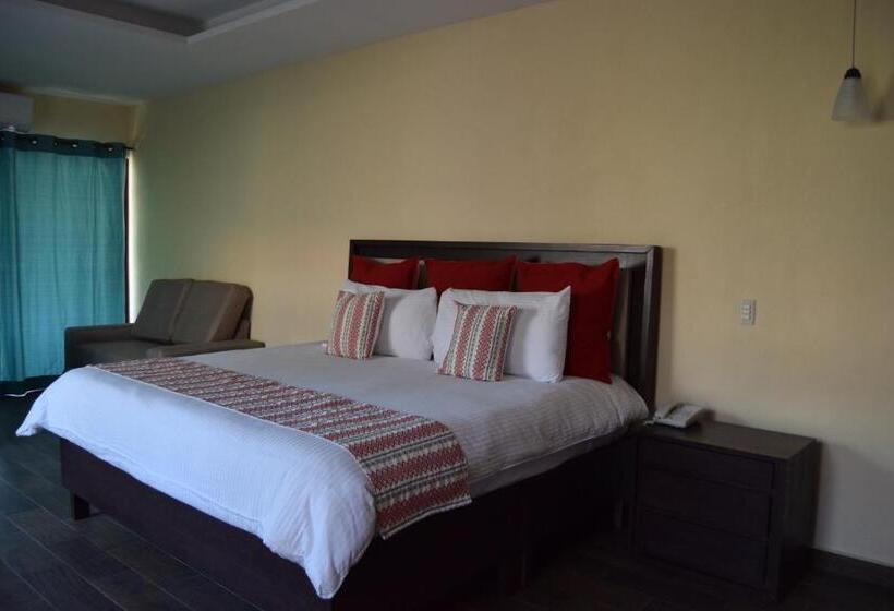 جناح مطلّ علي الحديقة, Chapala Country