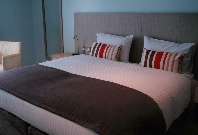 غرفة قياسية, County Arms