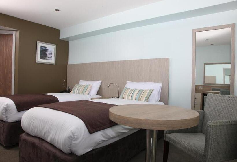 غرفة سوبيريور, County Arms