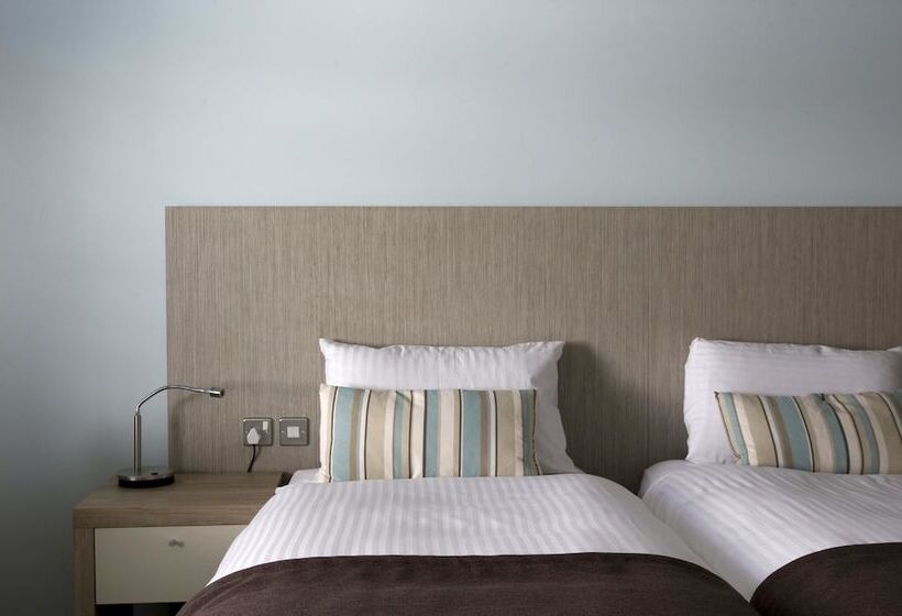 غرفة قياسية, County Arms