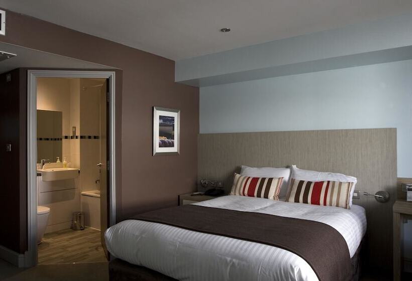 غرفة سوبيريور, County Arms