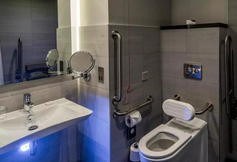 身障者適用スタンダードルーム, Crowne Plaza Aberdeen Airport, An Ihg