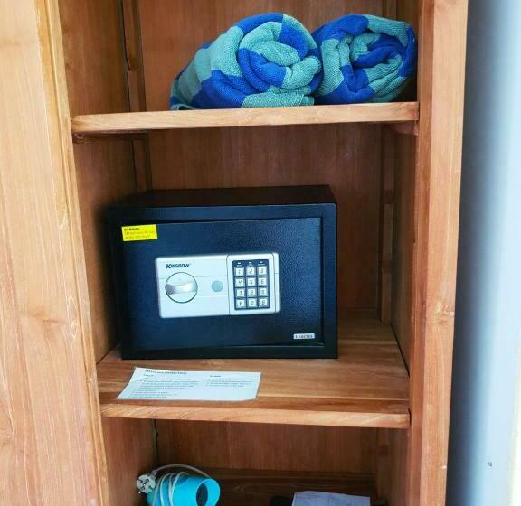 غرفة سوبيريور مطلّة علي البحر, Genggong