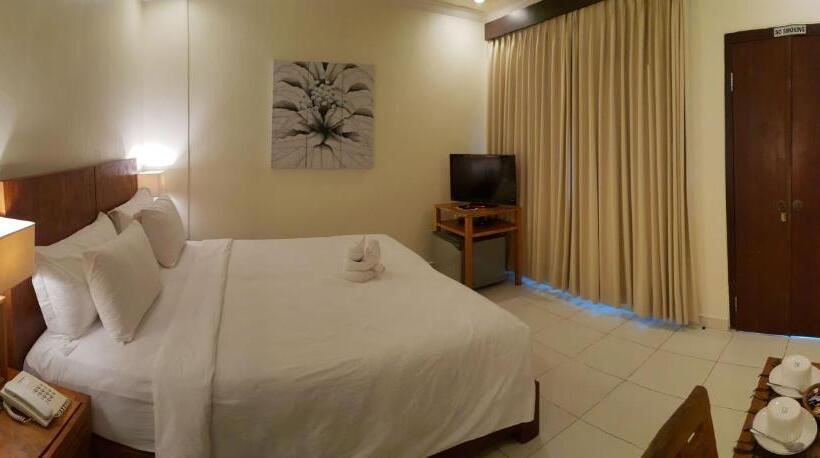 غرفة سوبيريور مطلّة علي البحر, Genggong