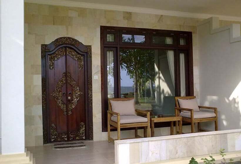 غرفة سوبيريور مطلّة علي البحر, Genggong