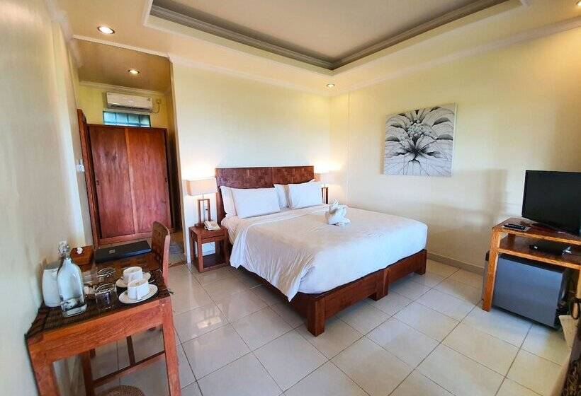 غرفة سوبيريور مطلّة علي البحر, Genggong