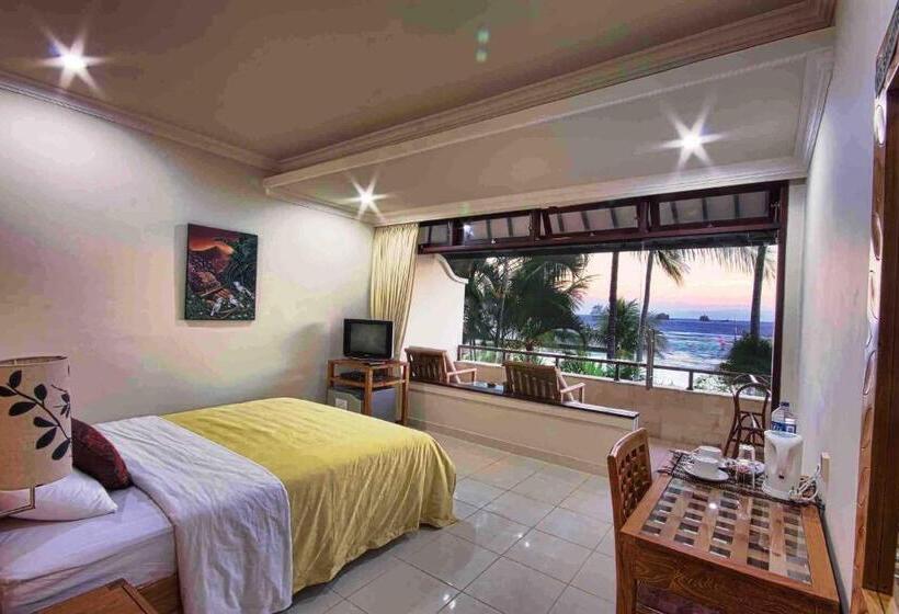 غرفة سوبيريور مطلّة علي البحر, Genggong