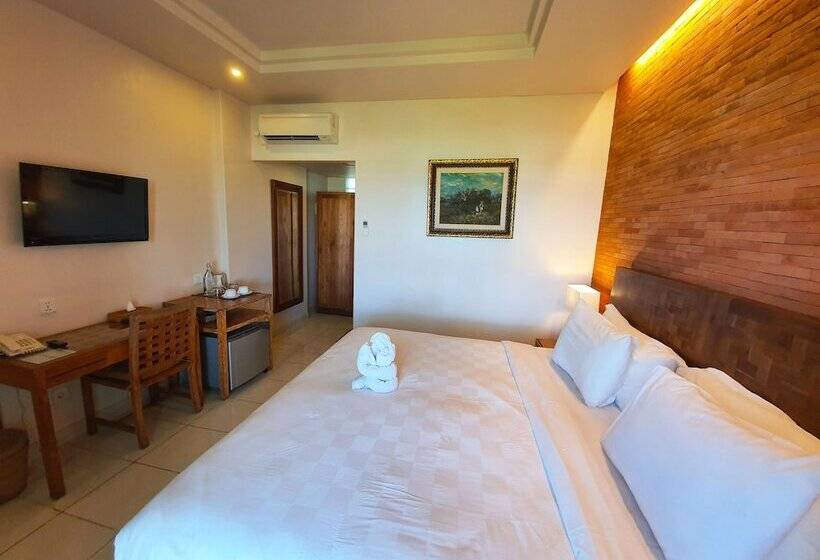 غرفة سوبيريور مطلّة علي البحر, Genggong