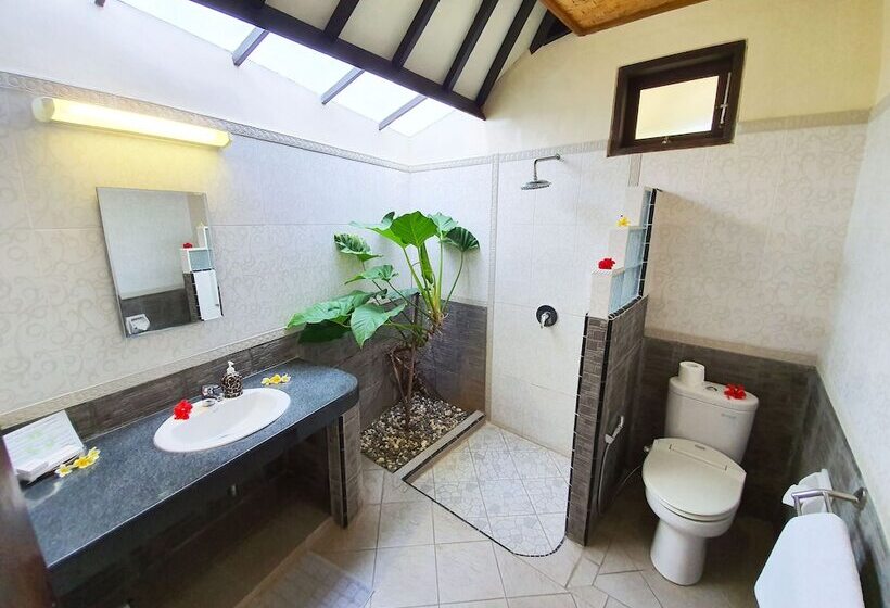 بنجلو قياسى مطل على البحر, Genggong