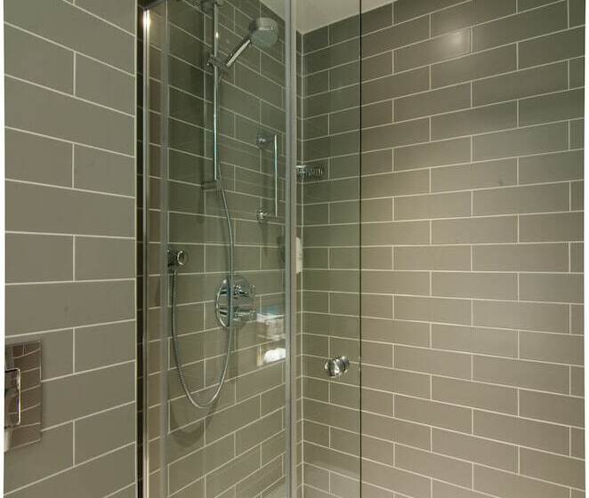 标准间, Holiday Inn Express Londonealing