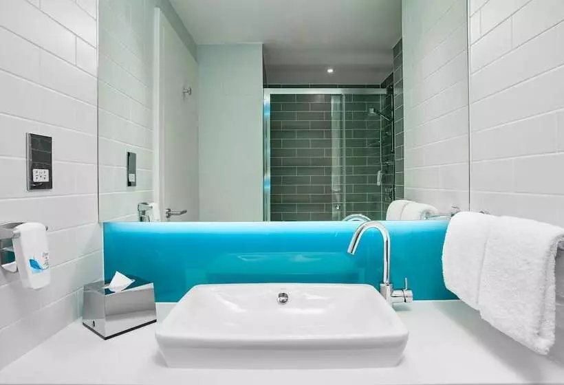 اتاق استاندارد, Holiday Inn Express Londonealing