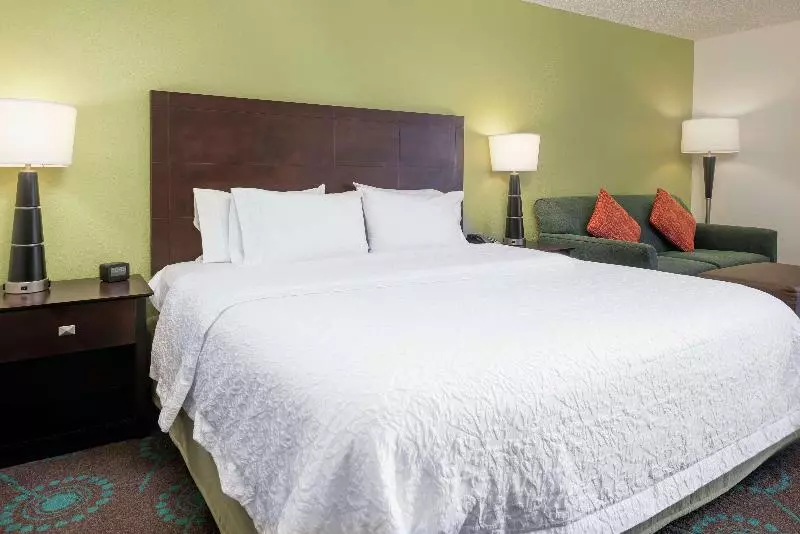 اتاق استاندارد برای معلولان, Holiday Inn Express Londonealing