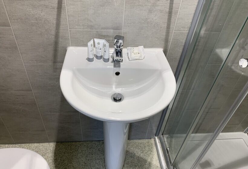 Номер Стандарт, Imperial Salford