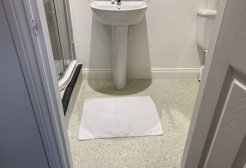 Номер Стандарт, Imperial Salford