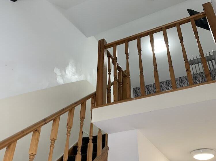 Номер Deluxe, Imperial Salford