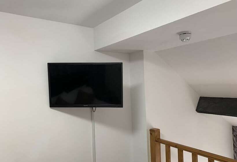 Номер Deluxe, Imperial Salford