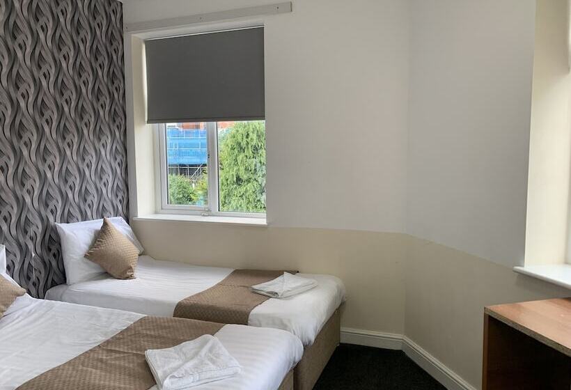 Семейный Номер, Imperial Salford