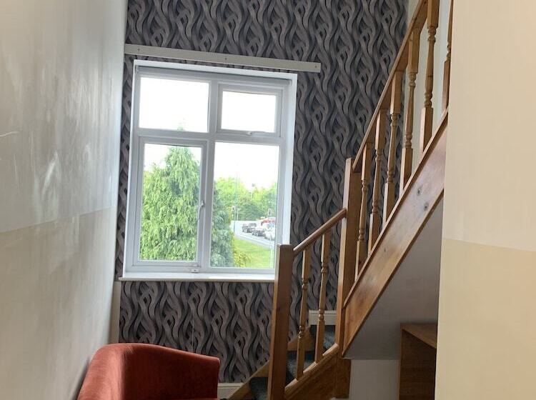 Семейный Номер, Imperial Salford