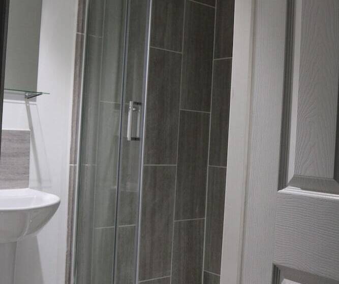 Номер Стандарт, Imperial Salford