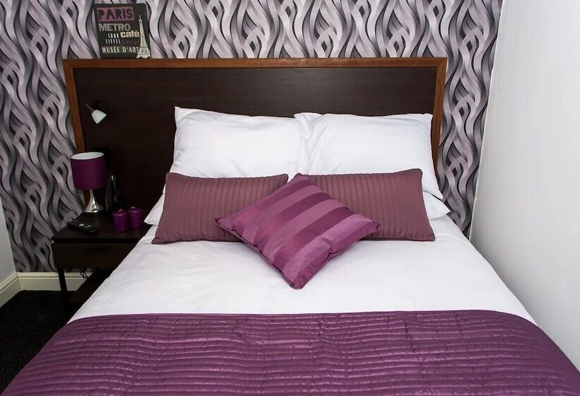 Номер Deluxe, Imperial Salford