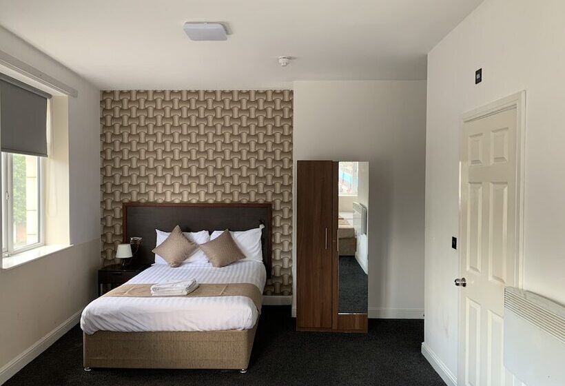 Семейный Номер, Imperial Salford