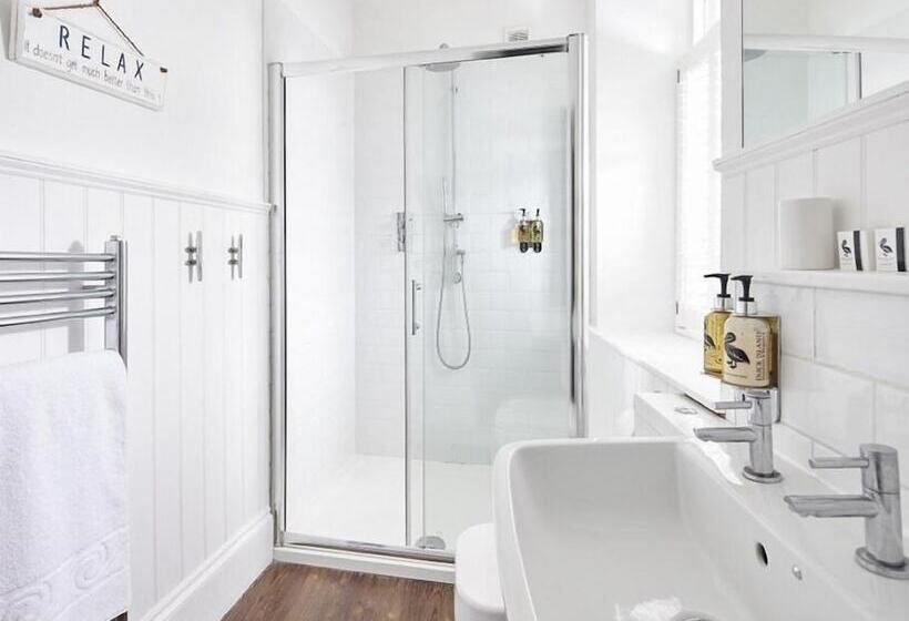 חדר סטנדרט, The Steam Packet Inn