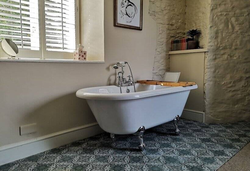 חדר דלוקס, The Steam Packet Inn