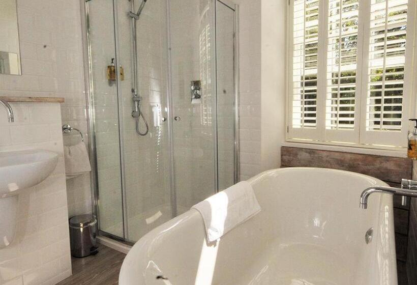 חדר סופריור, The Steam Packet Inn