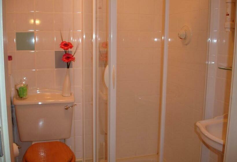 غرفة أساسية, The Tollgate Inn