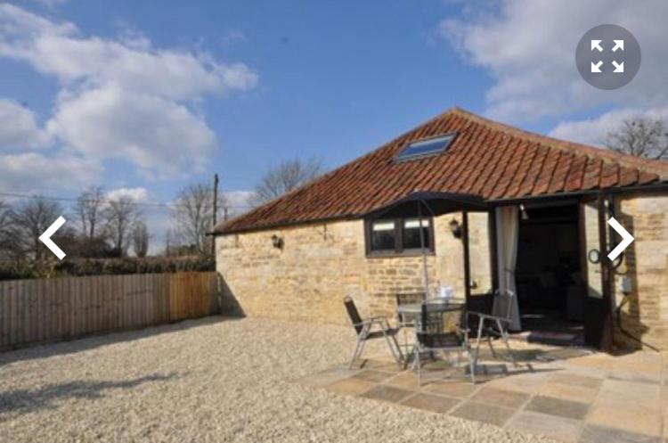 منزل غرفة نوم واحدة, The Tollgate Inn