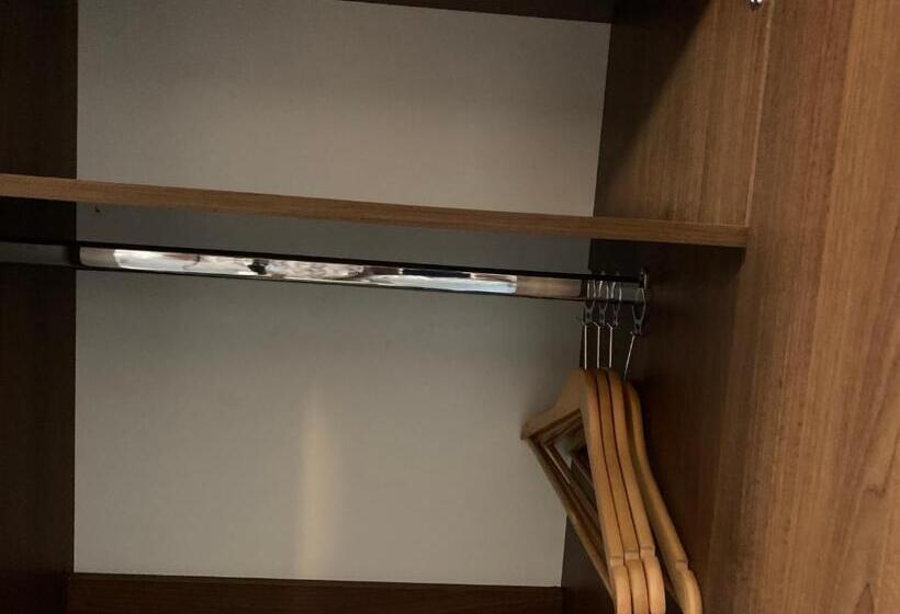 Номер Стандарт, Imperial Salford