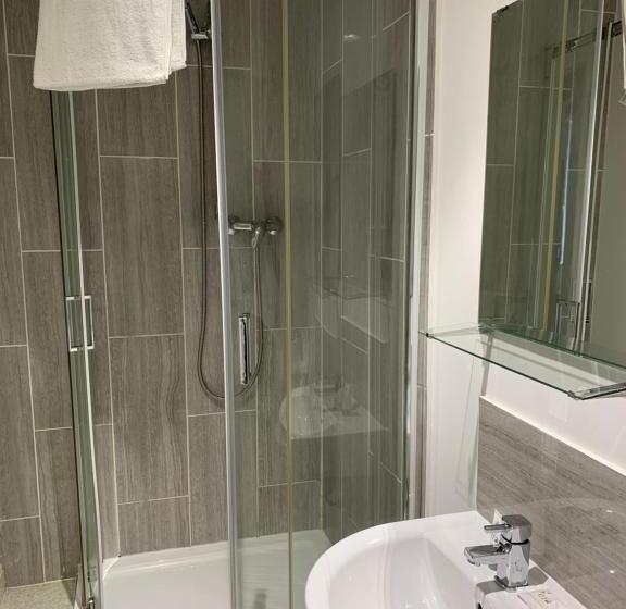 Семейный Номер, Imperial Salford