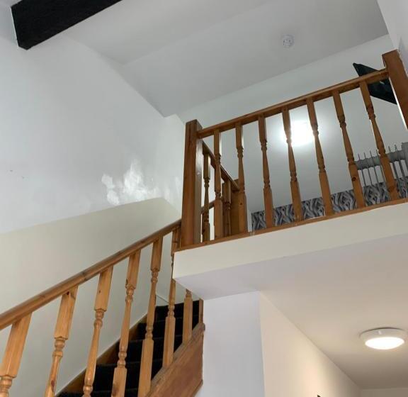 Номер Deluxe, Imperial Salford