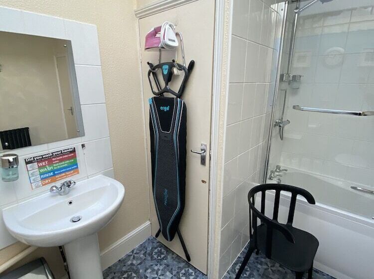 חדר סטנדרד יחיד חדר אמבטיה משותף, Blakeney Guest House