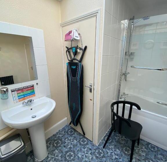 חדר סטנדרד יחיד חדר אמבטיה משותף, Blakeney Guest House