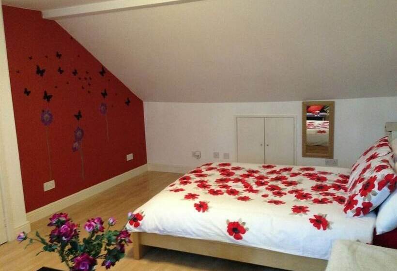 高级套房, Leslie Road Accommodation