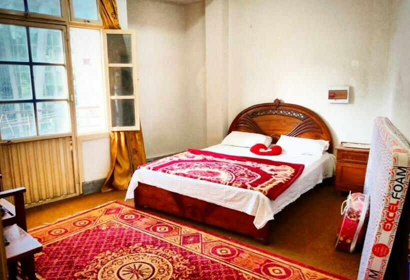 اتاق لوکس, Tour De Swat