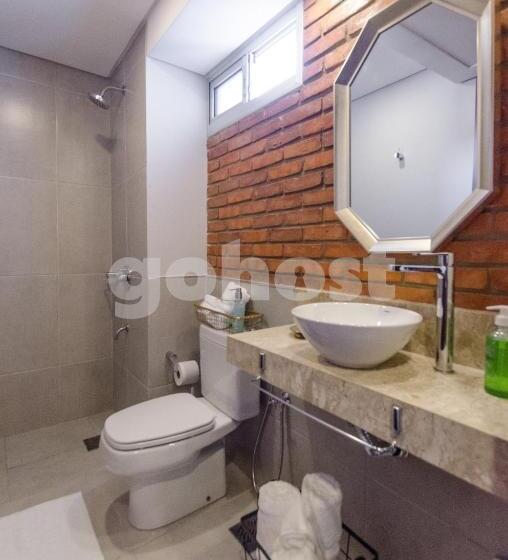 اتاق استاندارد یک تخته با بالکن, Chic And Comfy Loft With Bbq Terrace And Balcony