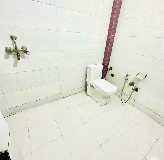 Номер Deluxe, West Cottas Hotel    Couples, Family, Corporate Favorite In Heart Of Jalandhar