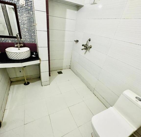 スイート（家族用）, West Cottas Hotel    Couples, Family, Corporate Favorite In Heart Of Jalandhar