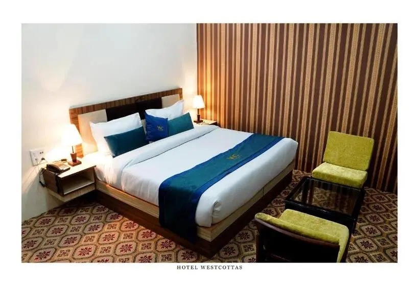 Perhesviitti, West Cottas Hotel    Couples, Family, Corporate Favorite In Heart Of Jalandhar
