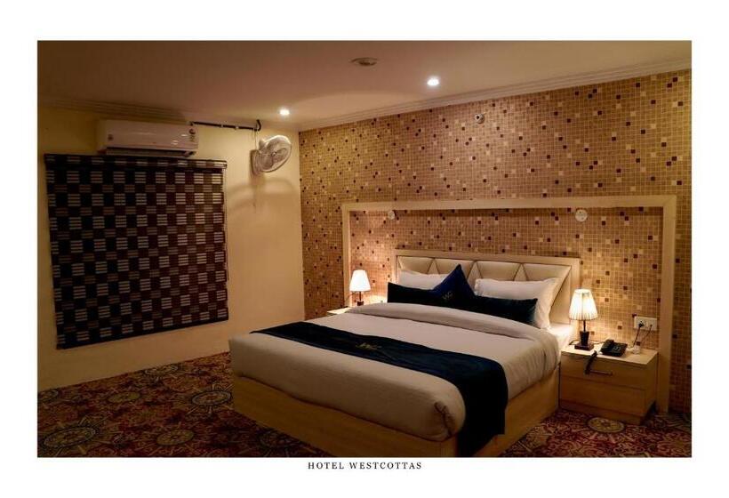 スイート（家族用）, West Cottas Hotel    Couples, Family, Corporate Favorite In Heart Of Jalandhar