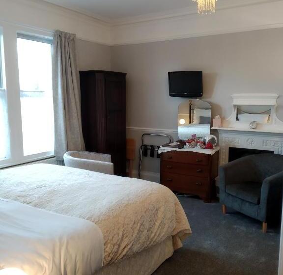 带大床的高级房间, Anton Guest House Bed And Breakfast