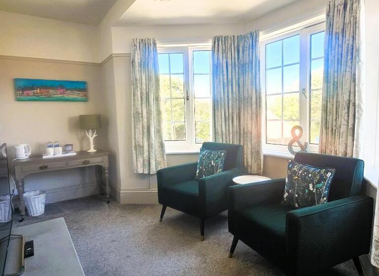 带大床的套房, Burlington Berties