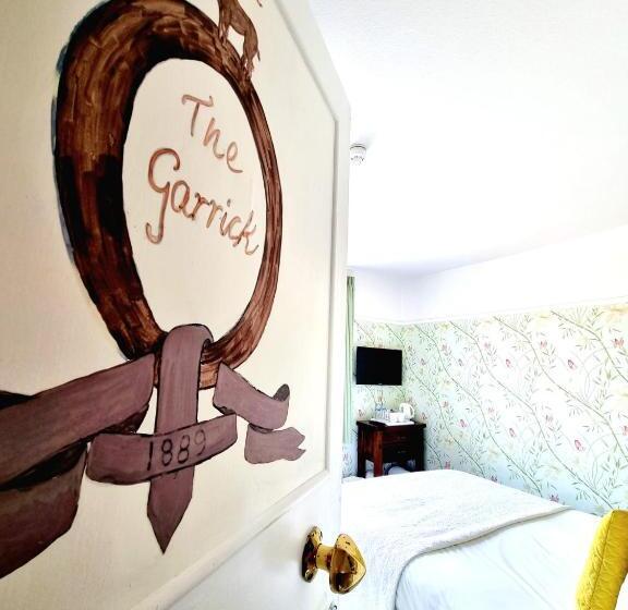 豪华房间, Burlington Berties