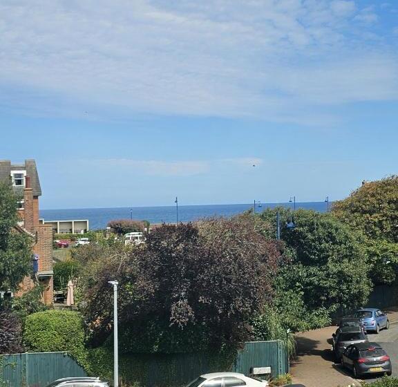 غرفة قياسية مطلّة علي البحر, Burlington Berties