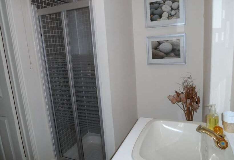 标准间, Warwick Lodge