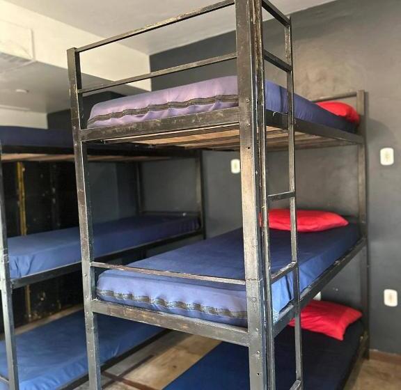 ルームシェアのワンベッド, Gurú Hostel Buzios